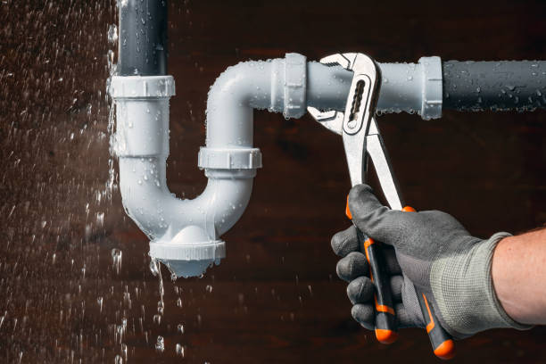 Professional Emergency Plumber technician working in Darien, CT